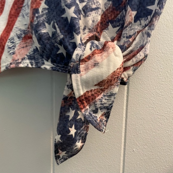 Christopher & Banks Abstract Flag Shirt   Women's Relaxed Size L - Picture 5 of 9